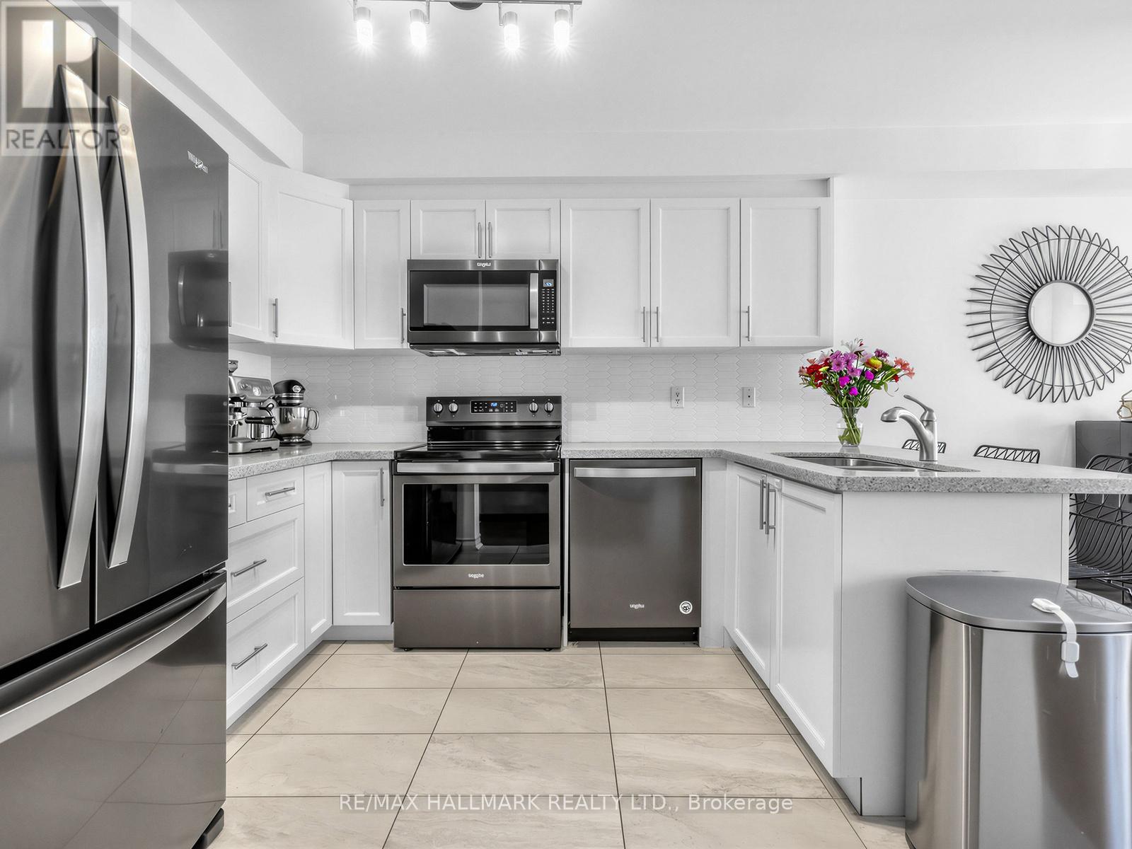 92 Maple Sugar Lane, Vaughan, Ontario  L4J 8S9 - Photo 7 - N13171000