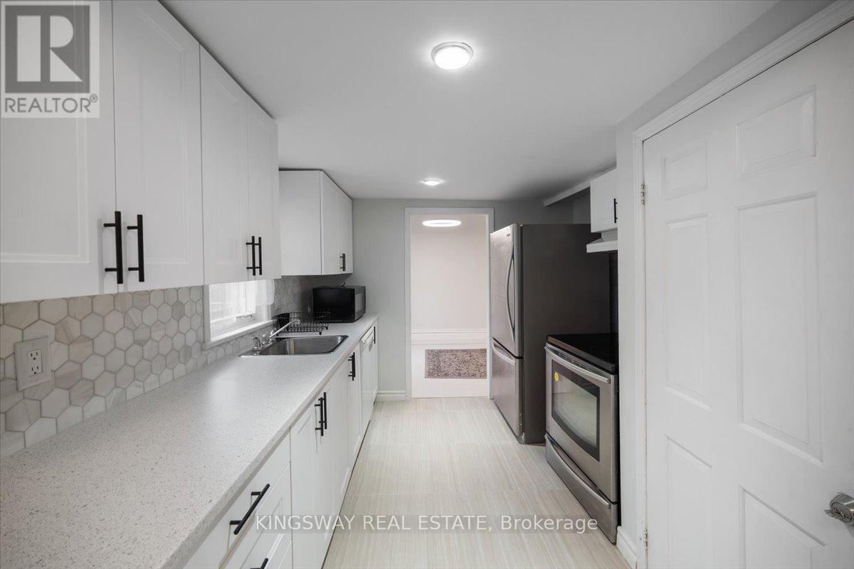 Upper - 1144 Fisher Avenue, Burlington, Ontario  L7P 2L1 - Photo 10 - W13170740