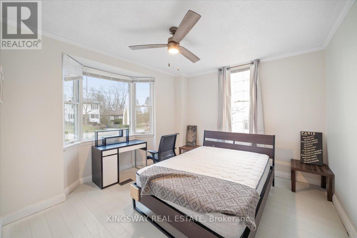 Upper - 1144 Fisher Avenue, Burlington, Ontario  L7P 2L1 - Photo 11 - W13170740