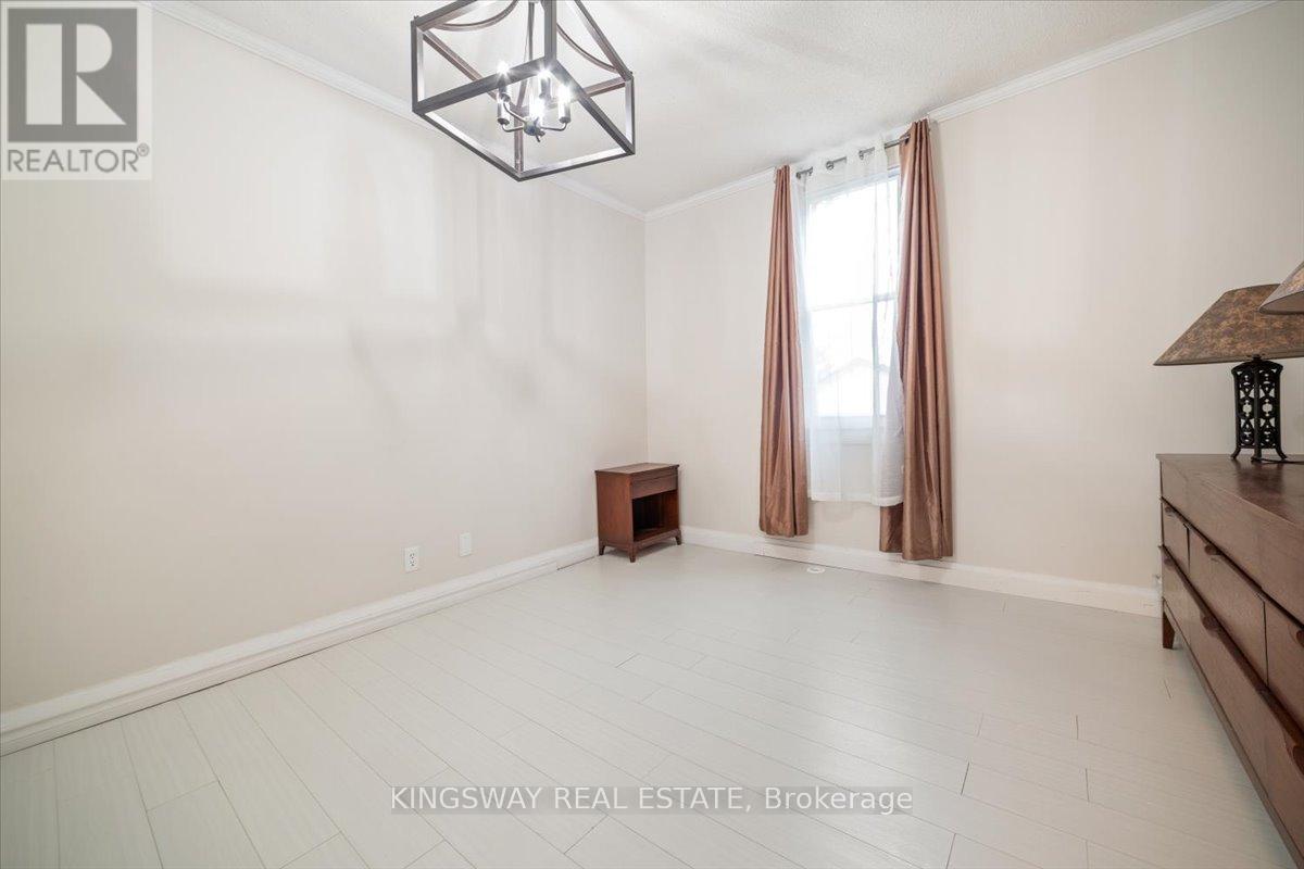 Upper - 1144 Fisher Avenue, Burlington, Ontario  L7P 2L1 - Photo 12 - W13170740