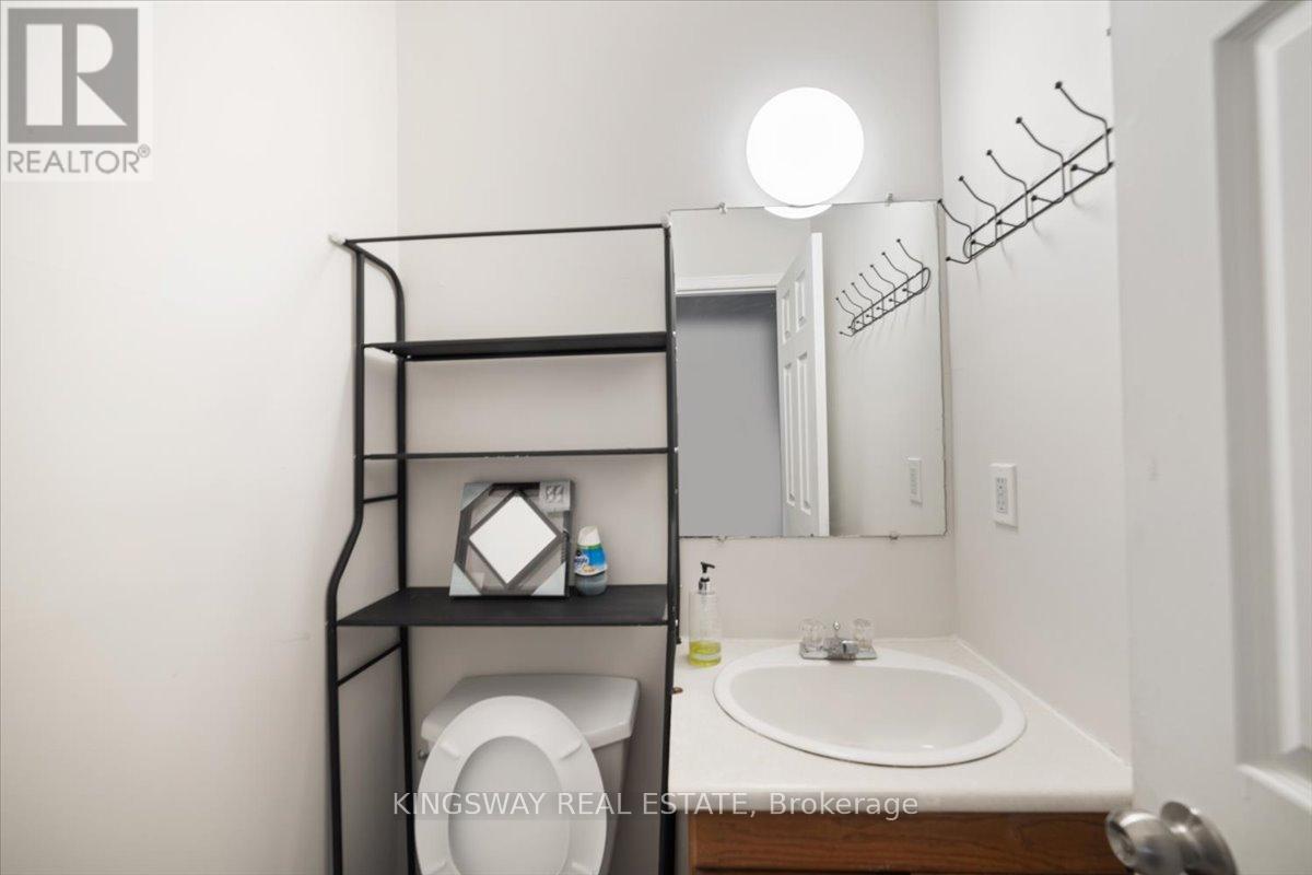 Upper - 1144 Fisher Avenue, Burlington, Ontario  L7P 2L1 - Photo 15 - W13170740