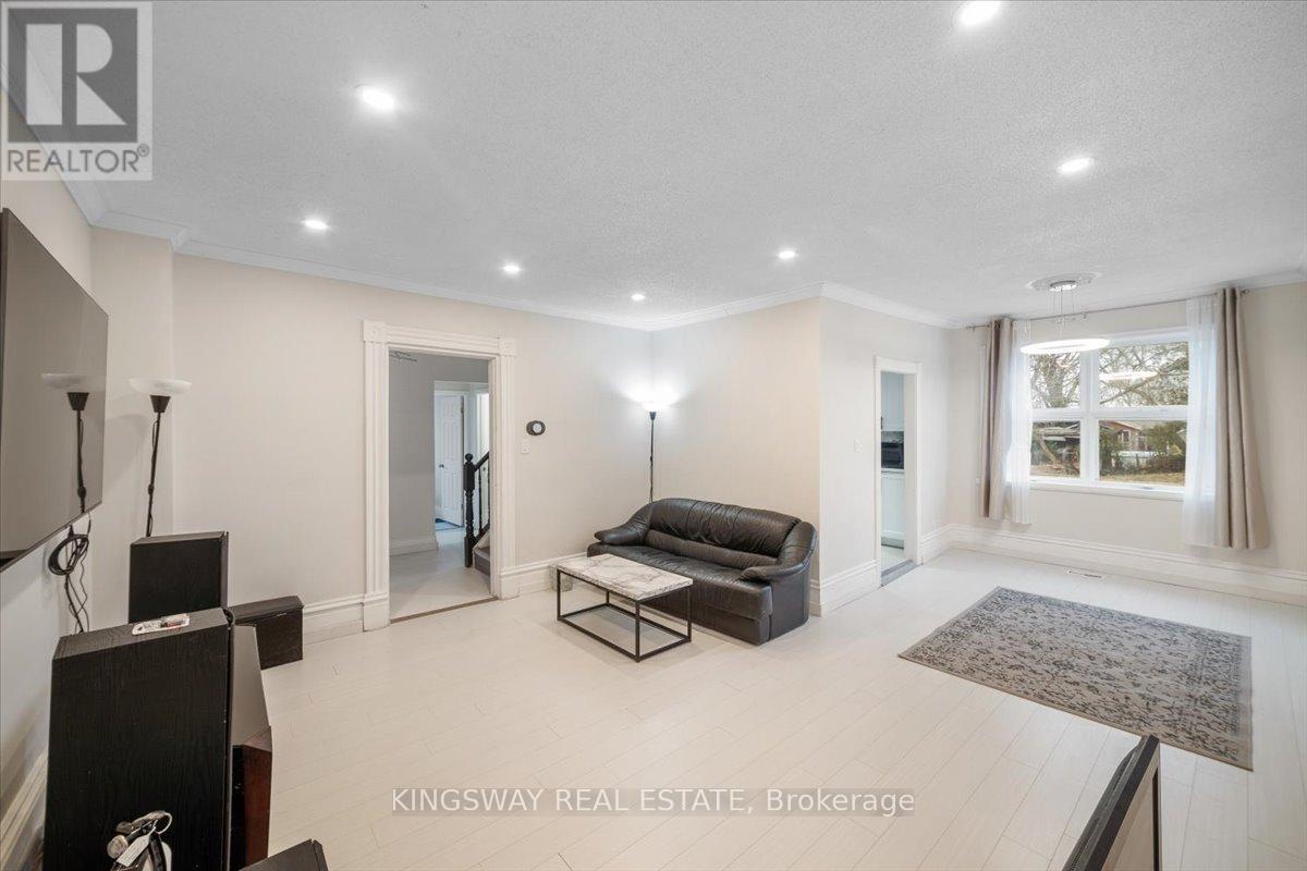 Upper - 1144 Fisher Avenue, Burlington, Ontario  L7P 2L1 - Photo 17 - W13170740