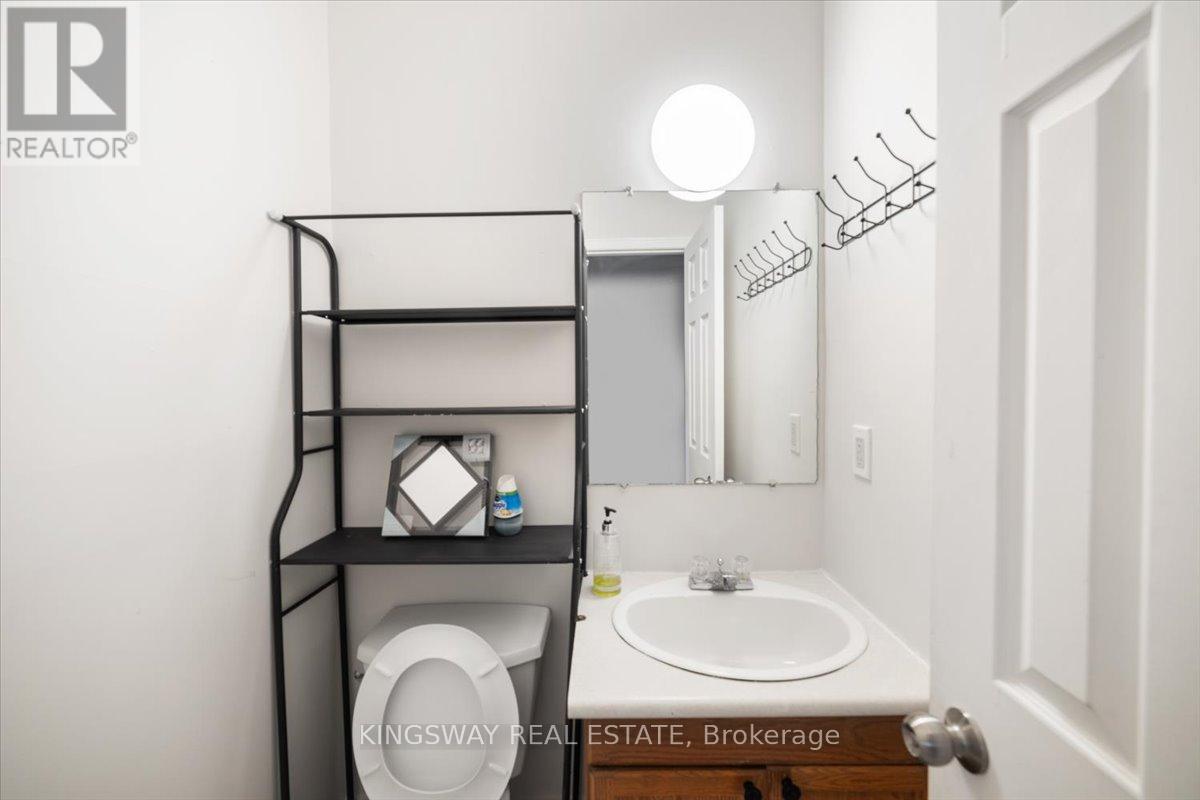 Upper - 1144 Fisher Avenue, Burlington, Ontario  L7P 2L1 - Photo 18 - W13170740