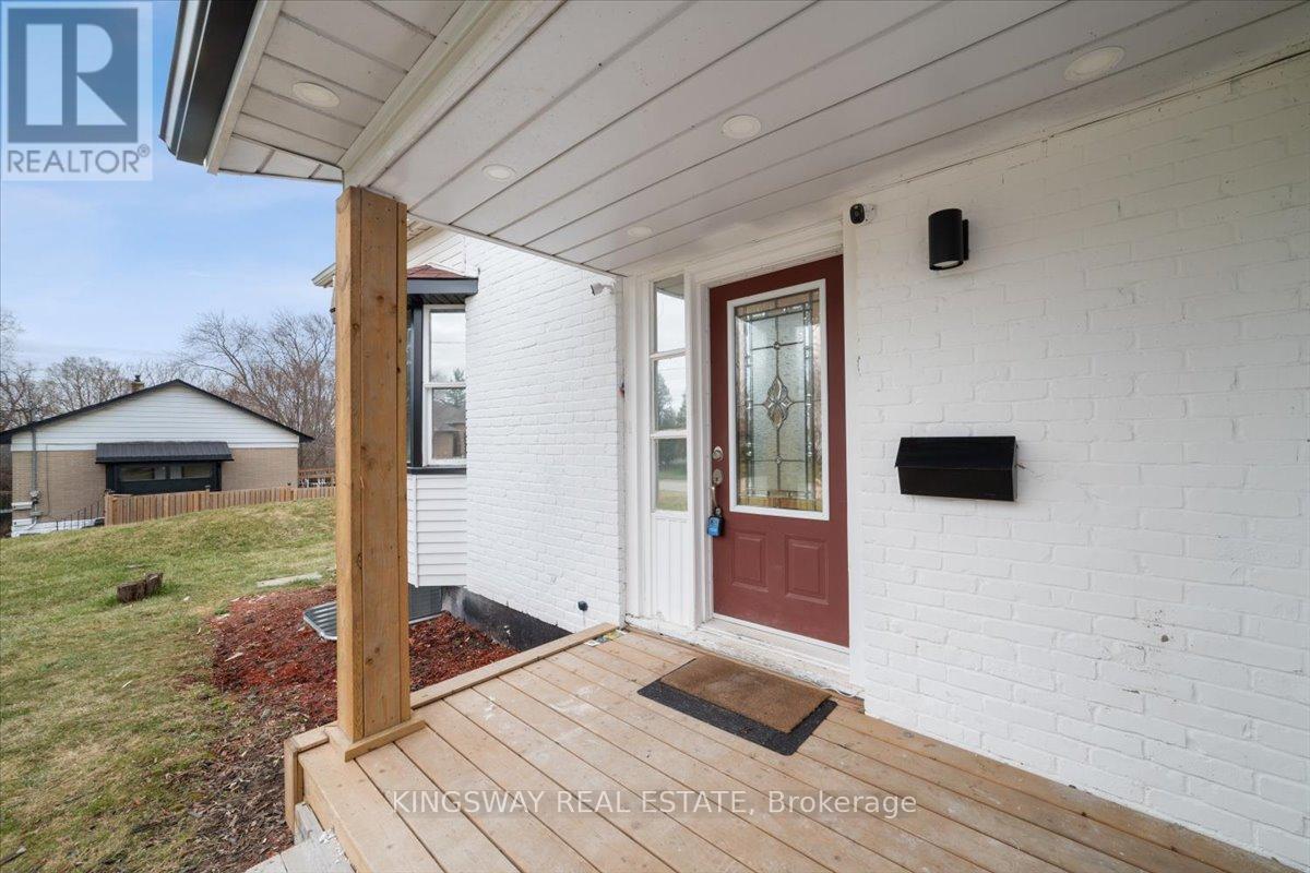 Upper - 1144 Fisher Avenue, Burlington, Ontario  L7P 2L1 - Photo 8 - W13170740