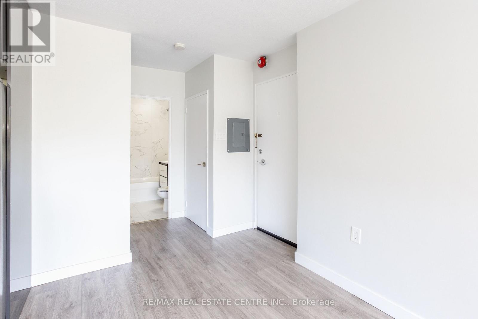 205 - 371 Lakeshore Road W, Mississauga, Ontario  L5H 1H4 - Photo 12 - W13170788