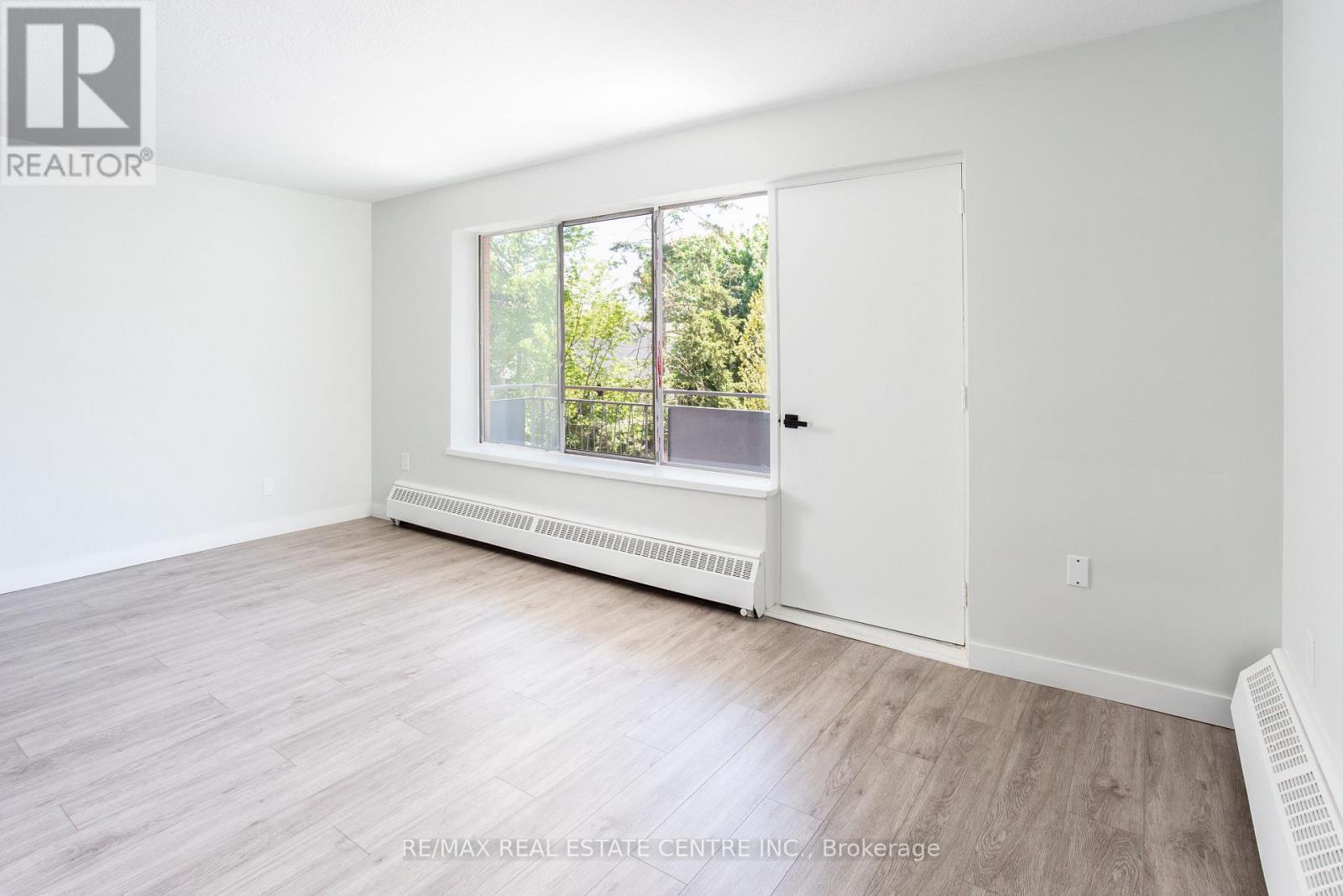 205 - 371 Lakeshore Road W, Mississauga, Ontario  L5H 1H4 - Photo 8 - W13170788