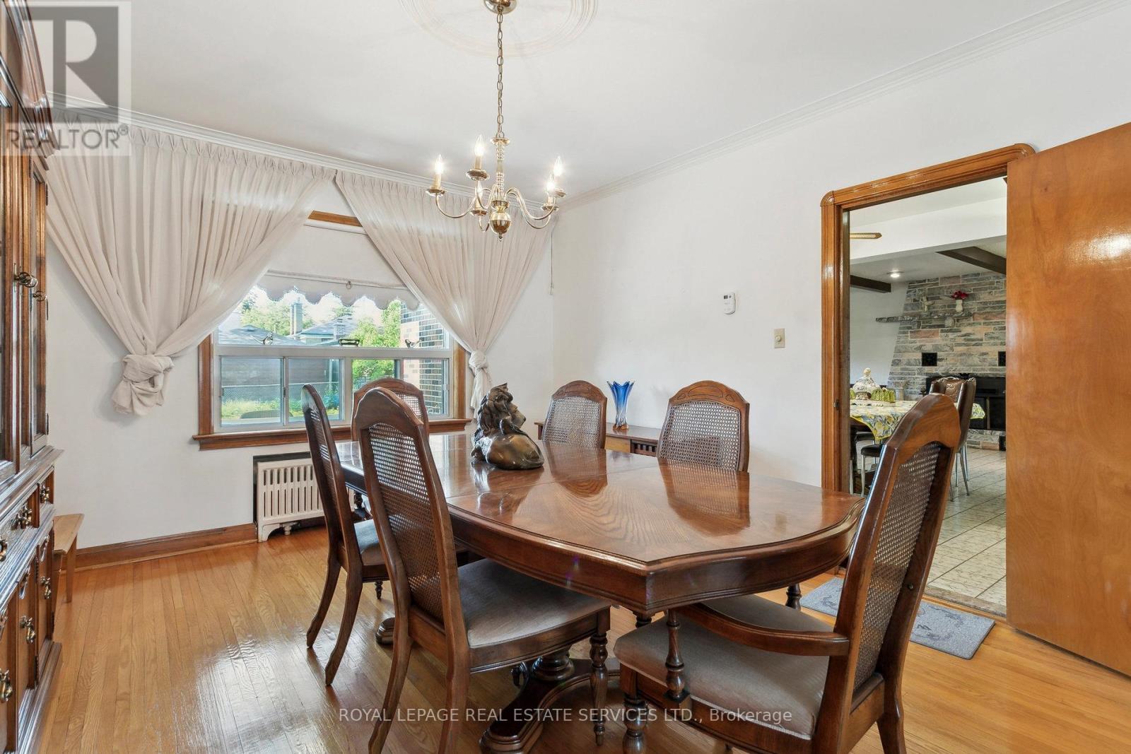 28 Cornelius Parkway, Toronto, Ontario  M6L 2K3 - Photo 13 - W13170838