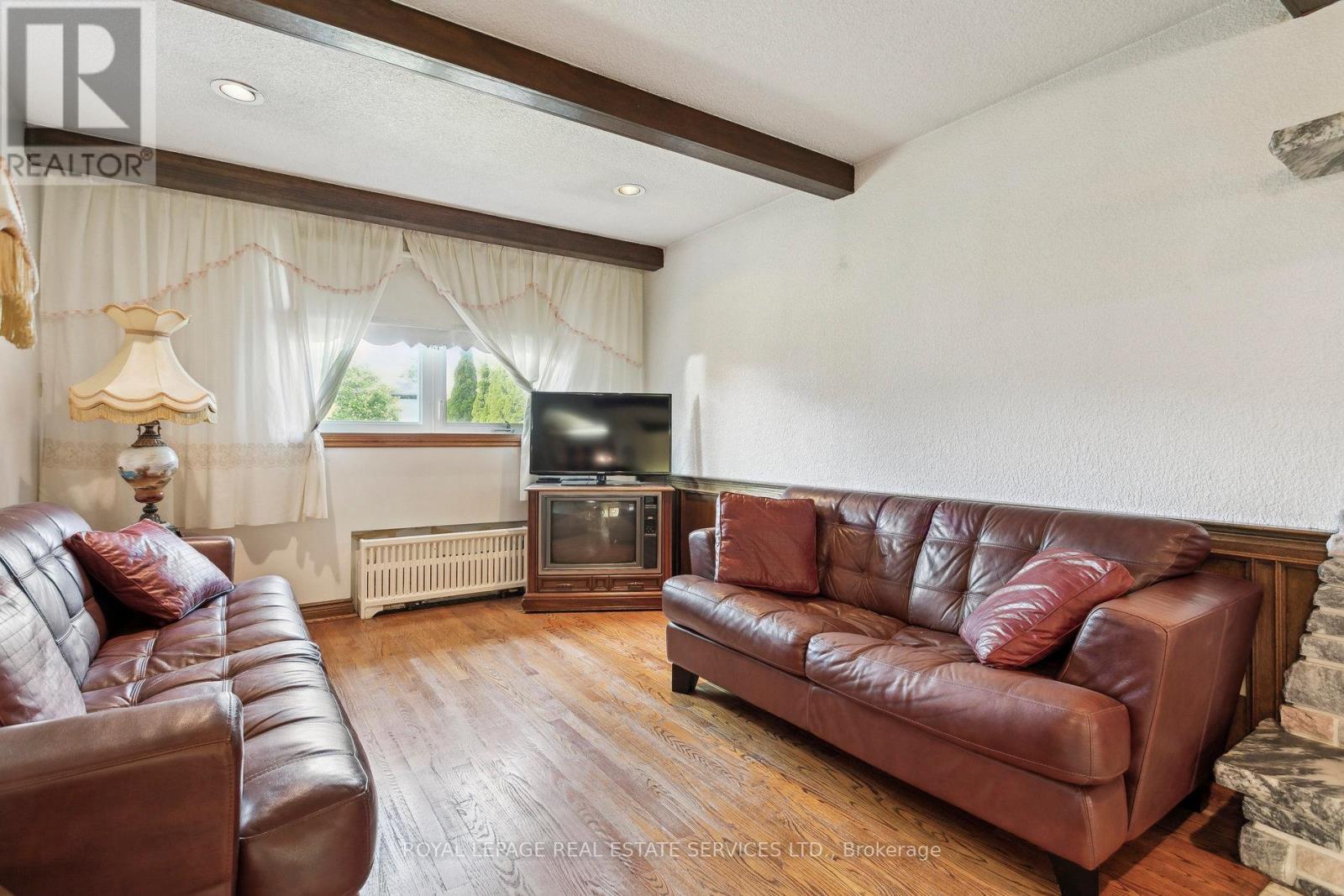 28 Cornelius Parkway, Toronto, Ontario  M6L 2K3 - Photo 19 - W13170838