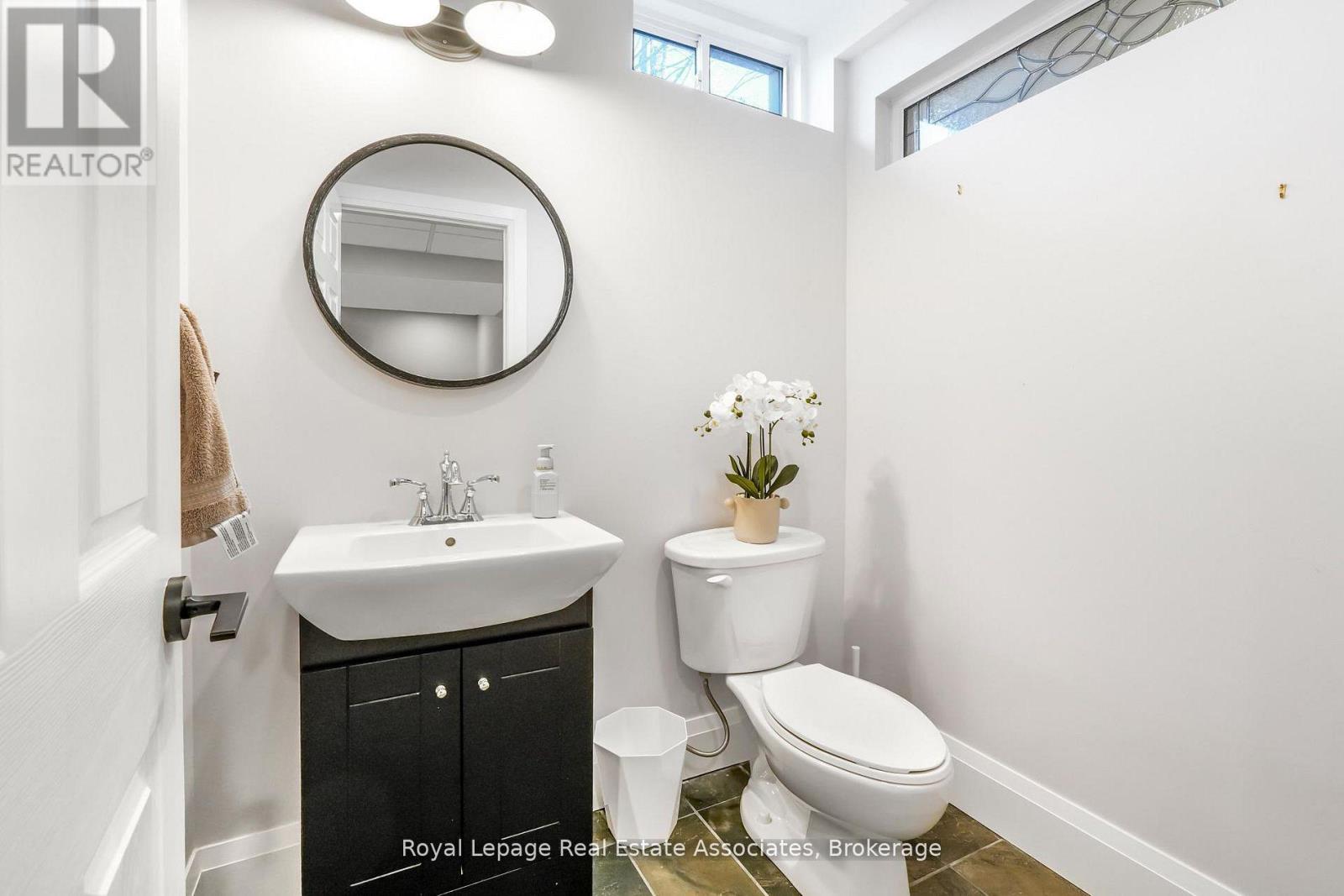 2388 Stone Glen Crescent, Oakville, Ontario  L6M 0C7 - Photo 31 - W13170852
