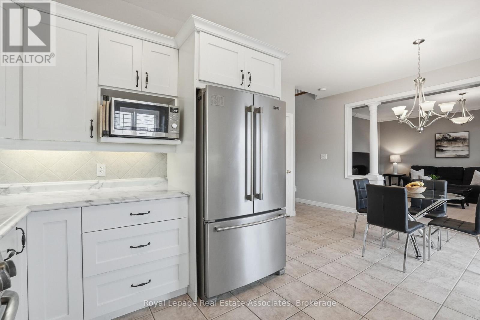 486 Delaney Court, Burlington, Ontario  L7L 5T7 - Photo 16 - W13170902