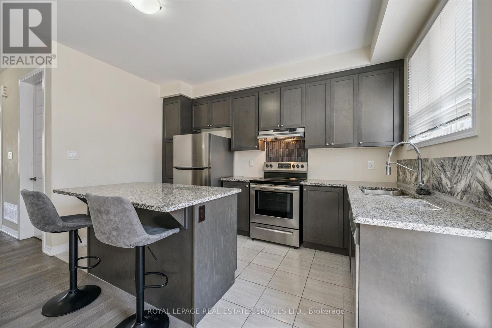 3344 Carding Mill Trail, Oakville, Ontario  L6M 1R6 - Photo 10 - W13170918
