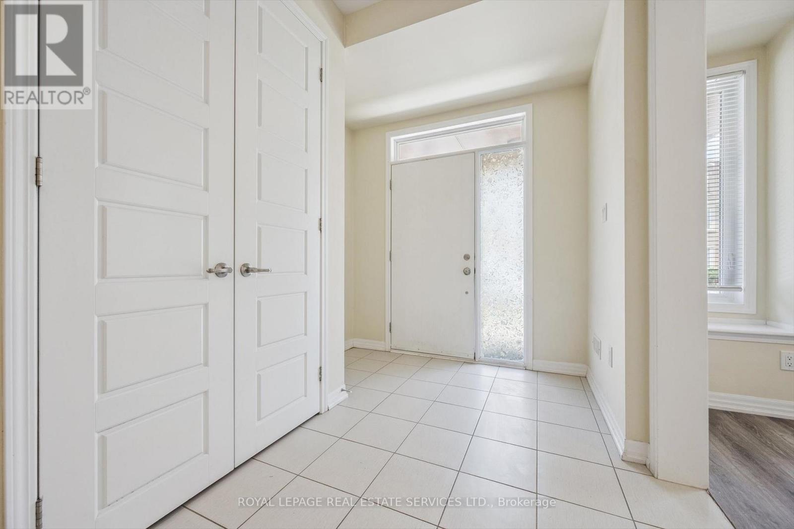 3344 Carding Mill Trail, Oakville, Ontario  L6M 1R6 - Photo 3 - W13170918