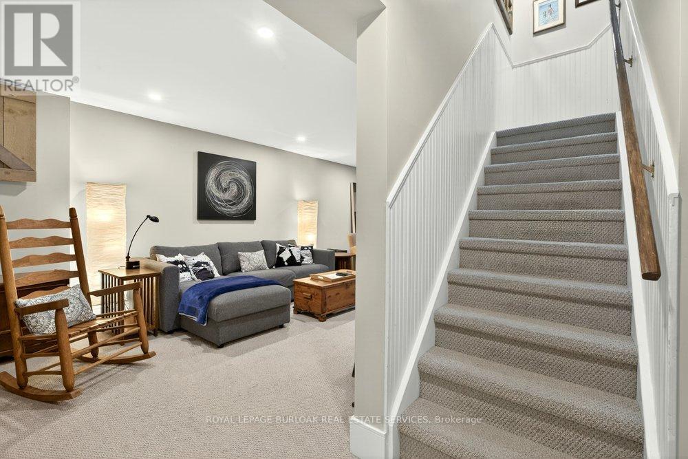 1078 Augustus Drive, Burlington, Ontario  L7S 2L1 - Photo 38 - W13170996