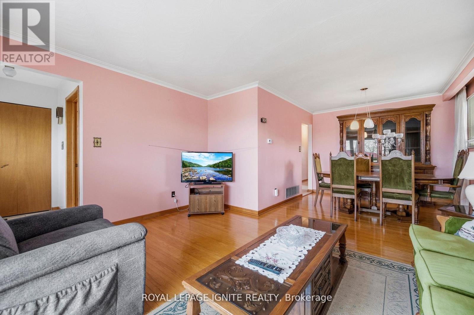 3746 Teeswater Road, Mississauga, Ontario  L4T 2A4 - Photo 11 - W13171020