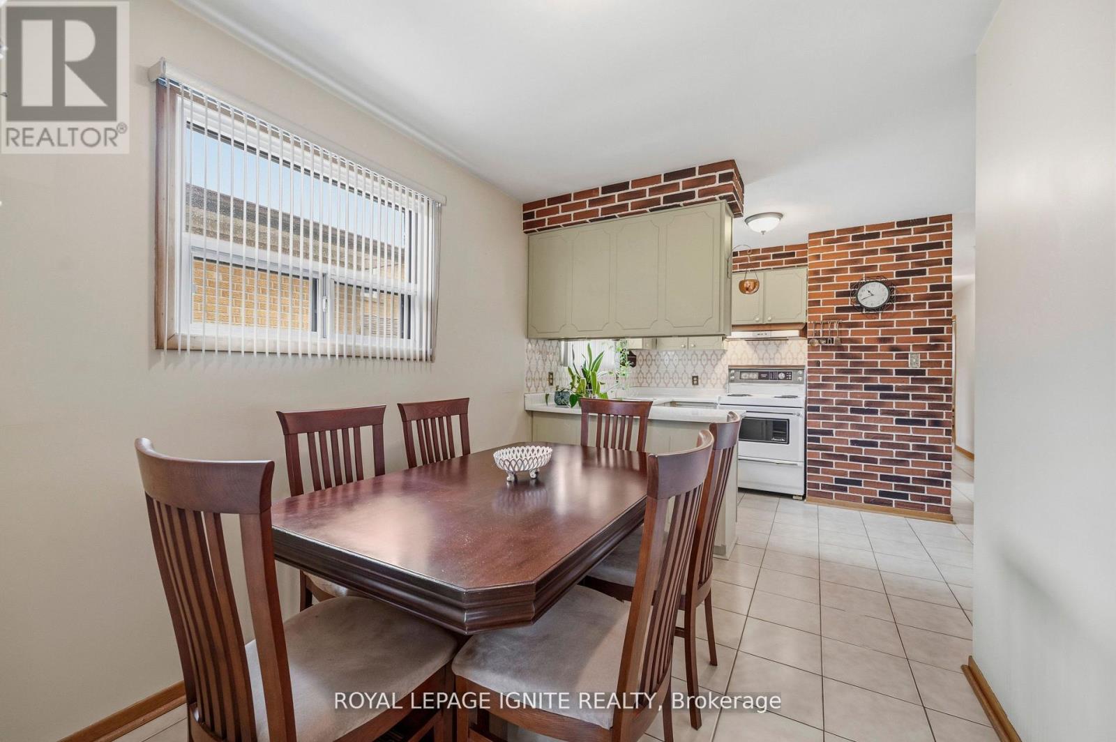 3746 Teeswater Road, Mississauga, Ontario  L4T 2A4 - Photo 15 - W13171020