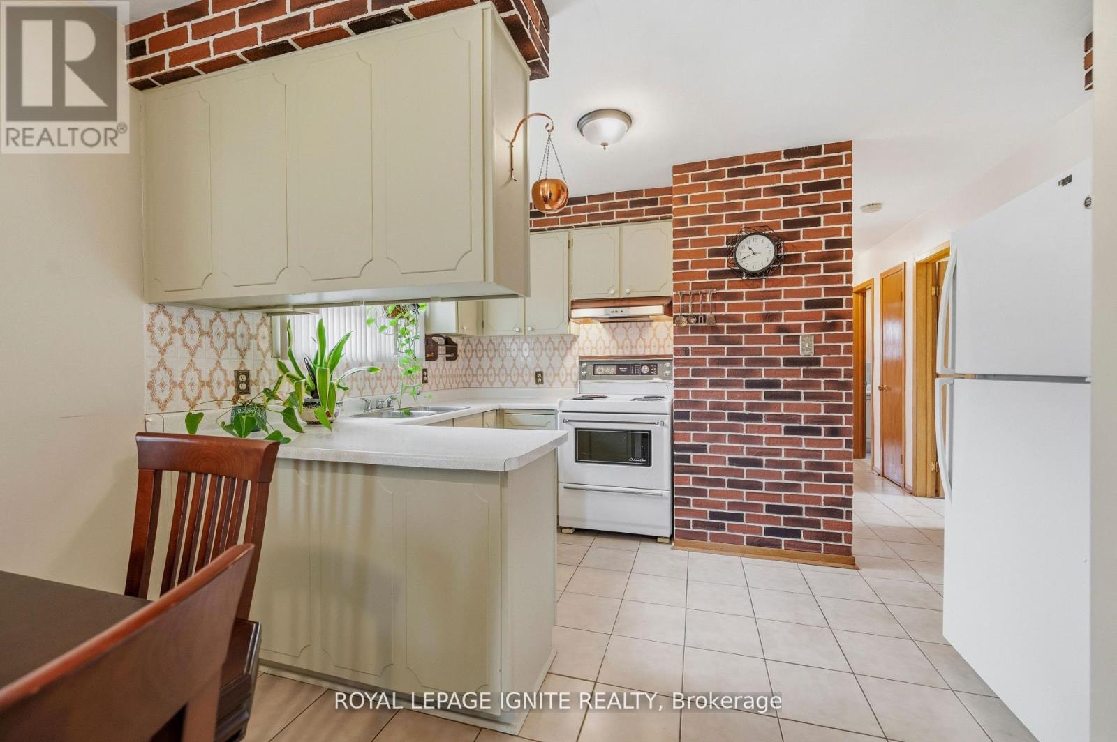 3746 Teeswater Road, Mississauga, Ontario  L4T 2A4 - Photo 16 - W13171020