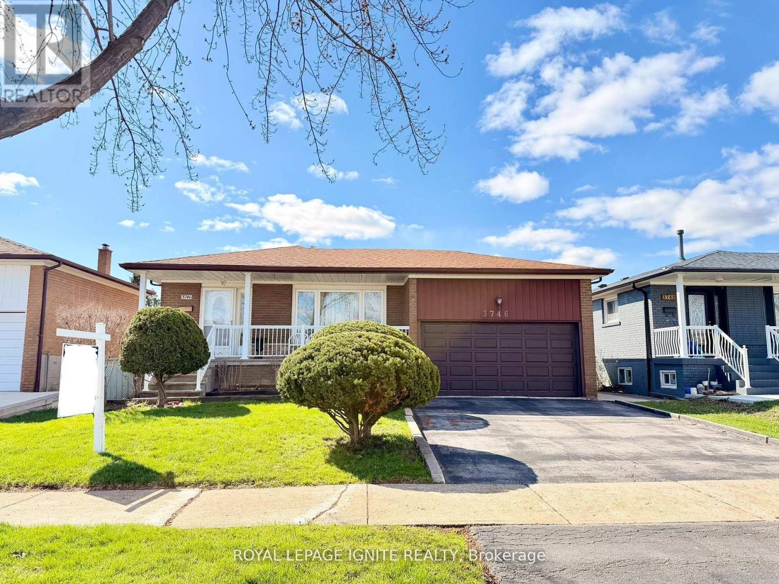 3746 Teeswater Road, Mississauga, Ontario  L4T 2A4 - Photo 2 - W13171020