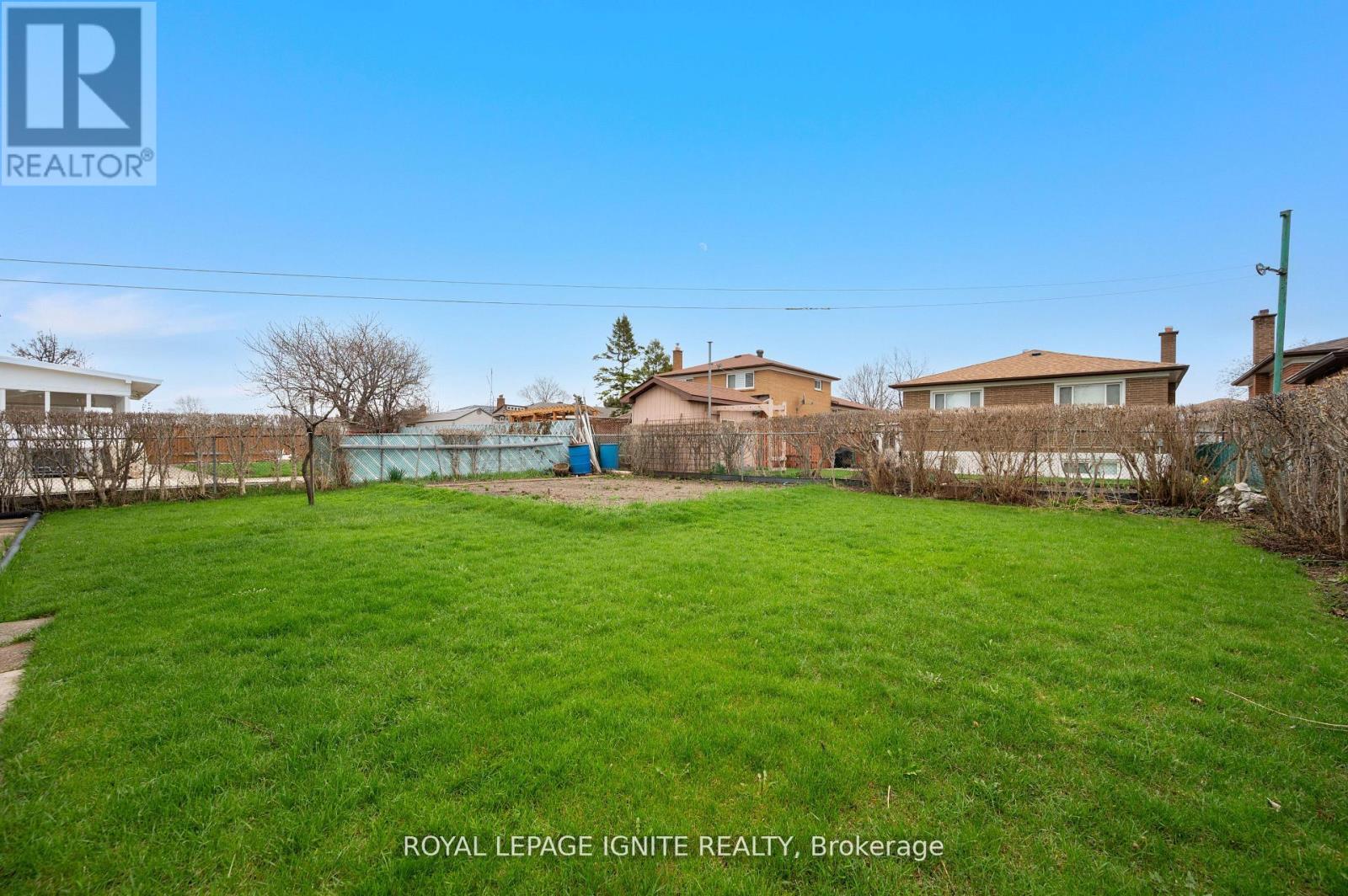 3746 Teeswater Road, Mississauga, Ontario  L4T 2A4 - Photo 42 - W13171020