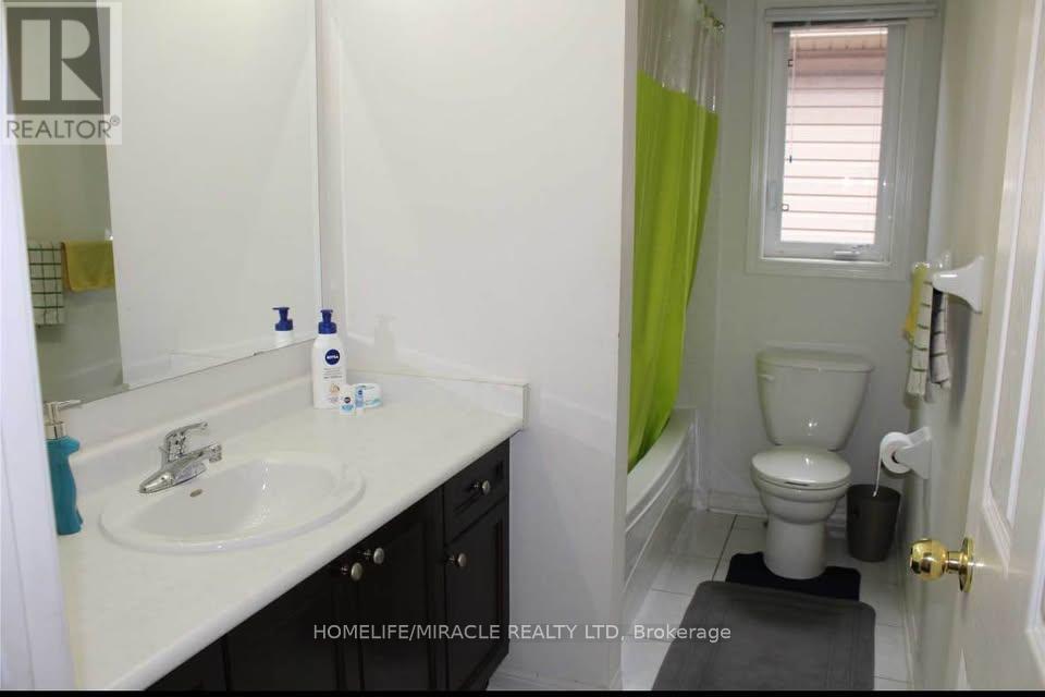Main - 12 Worthington Avenue, Brampton, Ontario  L7A 1M9 - Photo 5 - W13171024
