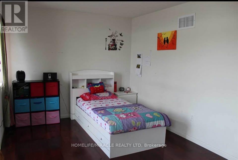 Main - 12 Worthington Avenue, Brampton, Ontario  L7A 1M9 - Photo 8 - W13171024
