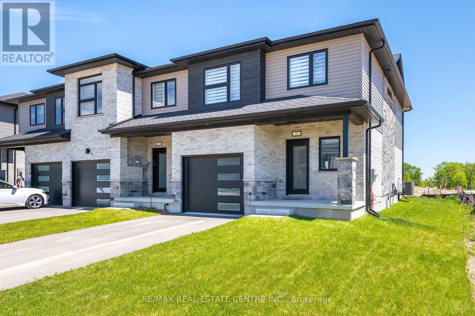 45 Bastien Street, Cambridge, Ontario  N1R 5S2 - Photo 2 - X13170988