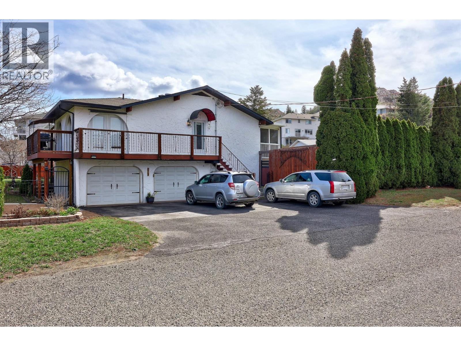 381 Mary Place, Kamloops, British Columbia  V2C 4Y5 - Photo 2 - 10388773