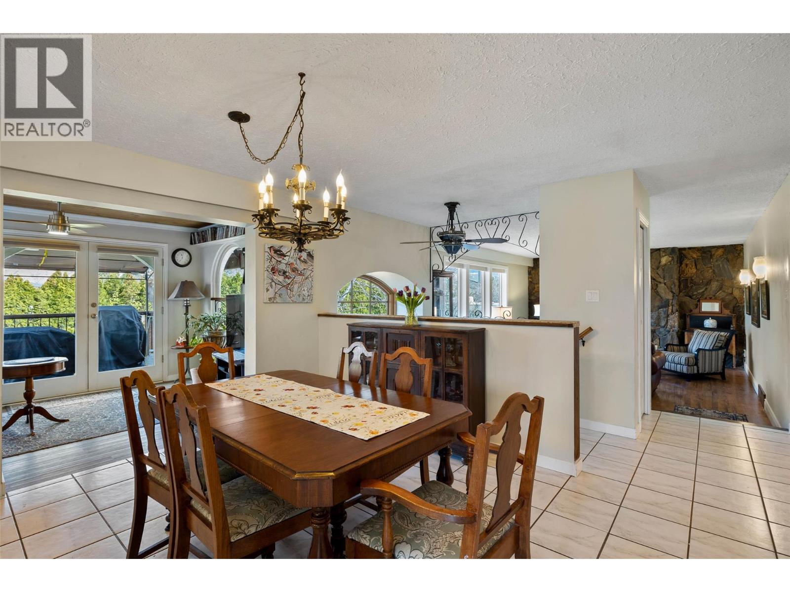 381 Mary Place, Kamloops, British Columbia  V2C 4Y5 - Photo 7 - 10388773