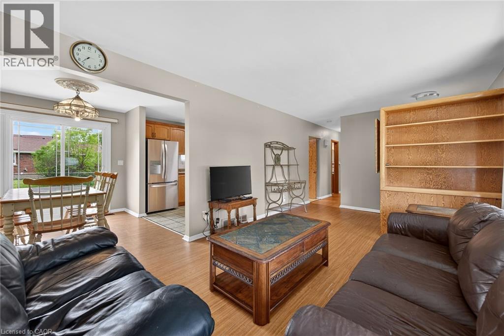 31 Larchwood Drive, St. Catharines, Ontario  L2T 2H4 - Photo 10 - 40833346
