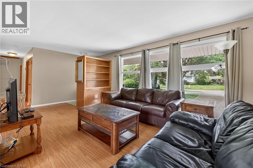 31 Larchwood Drive, St. Catharines, Ontario  L2T 2H4 - Photo 9 - 40833346