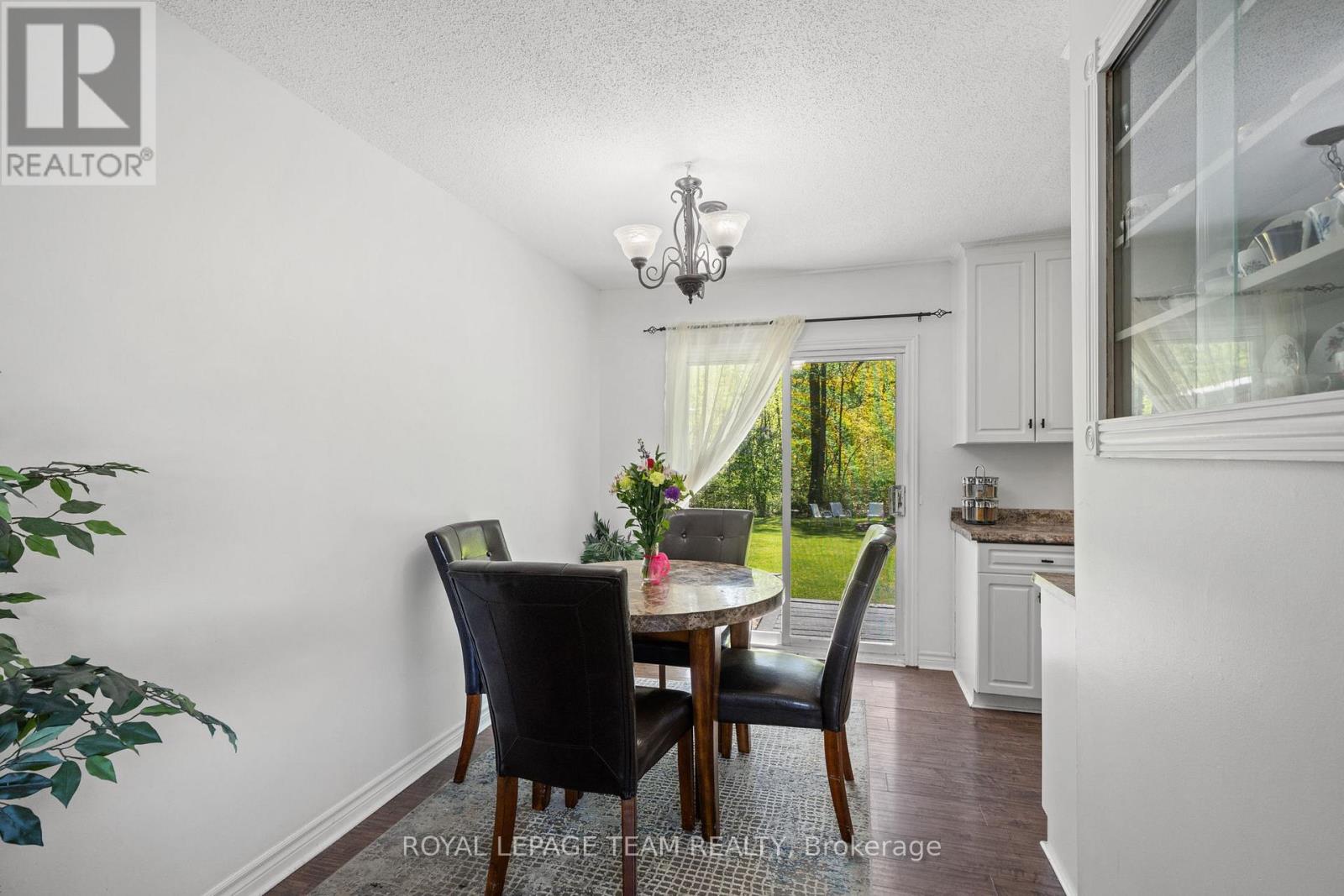 5643 Ficko Crescent, Ottawa, Ontario  K1X 1H3 - Photo 7 - X13171102
