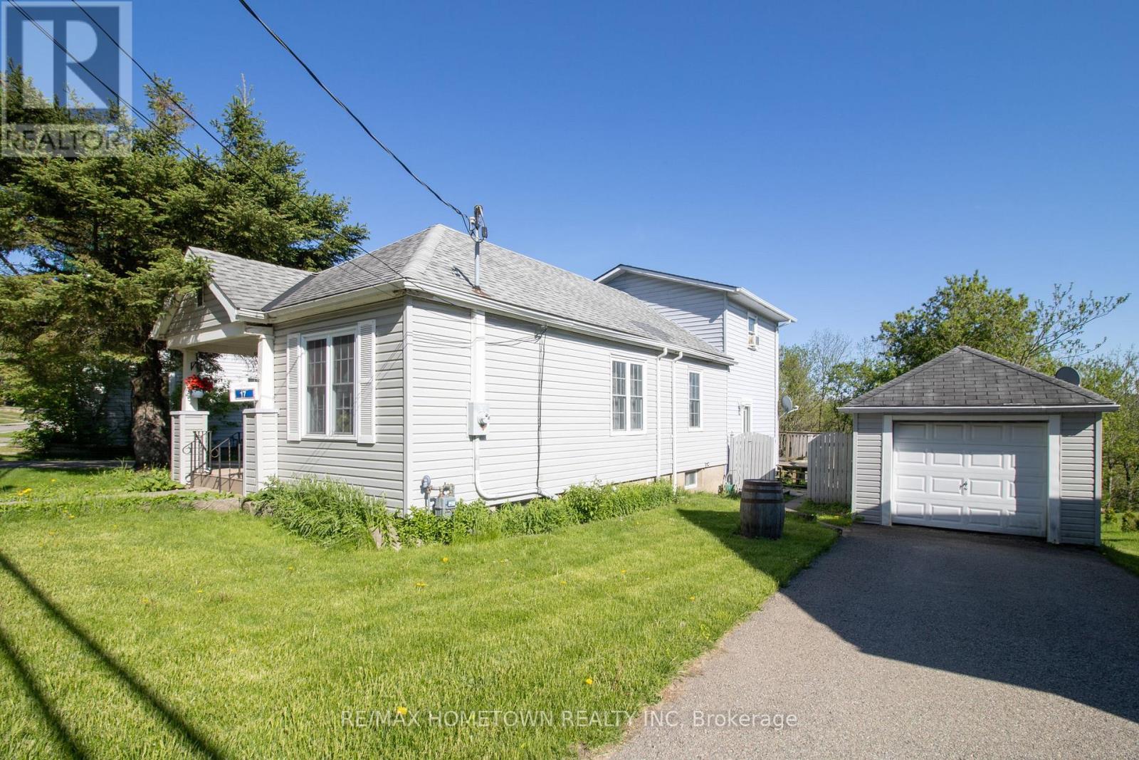 17 Main Street E, Elizabethtown-Kitley, Ontario  K0E 1M0 - Photo 2 - X13171110
