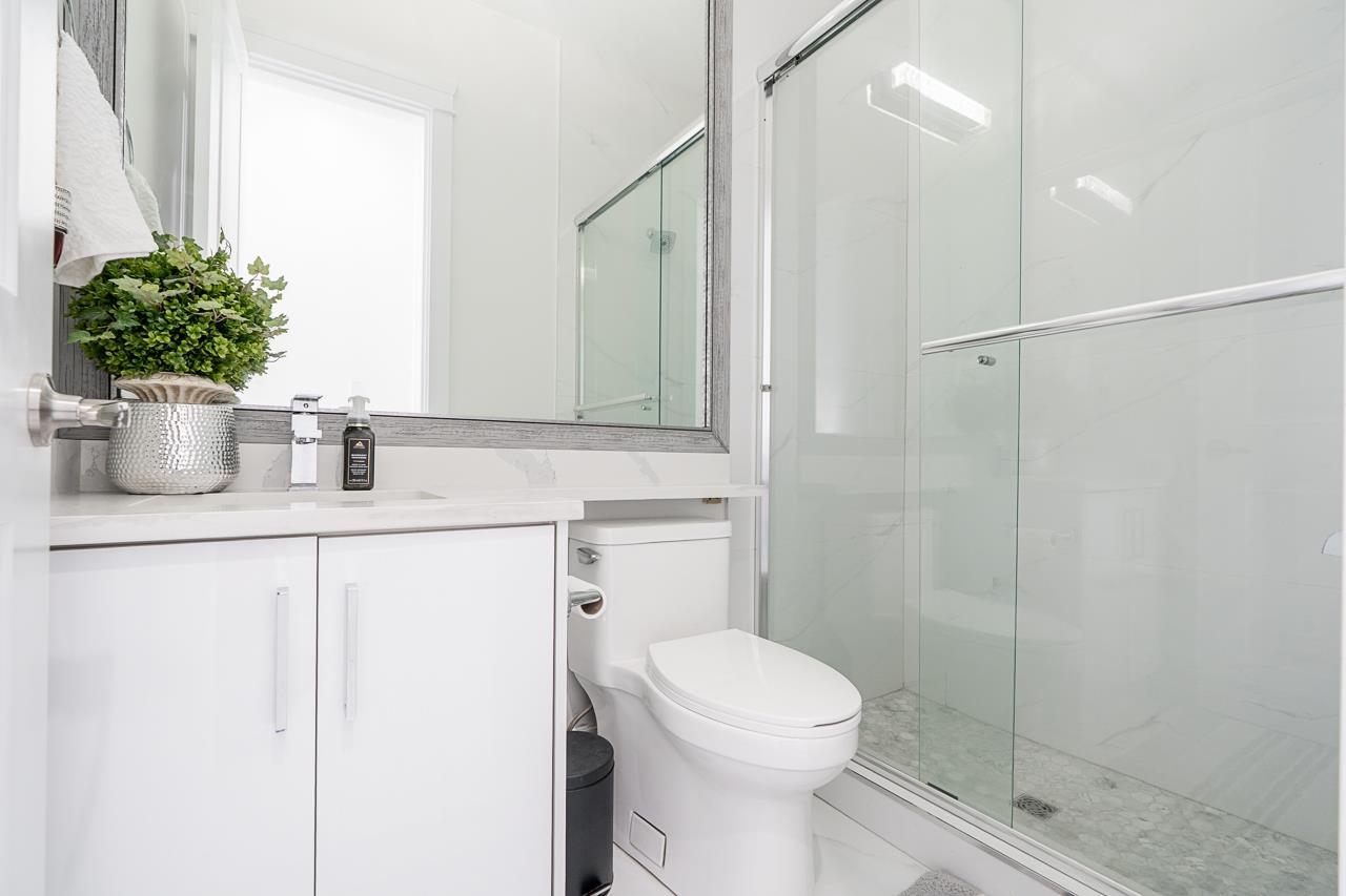 5921 140b Street, Surrey, British Columbia  V3X 2N3 - Photo 6 - R3126984