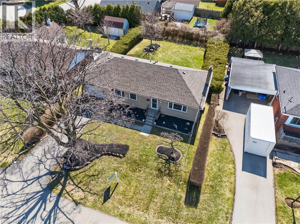1055 SHEPHERD'S Drive, Burlington, Ontario