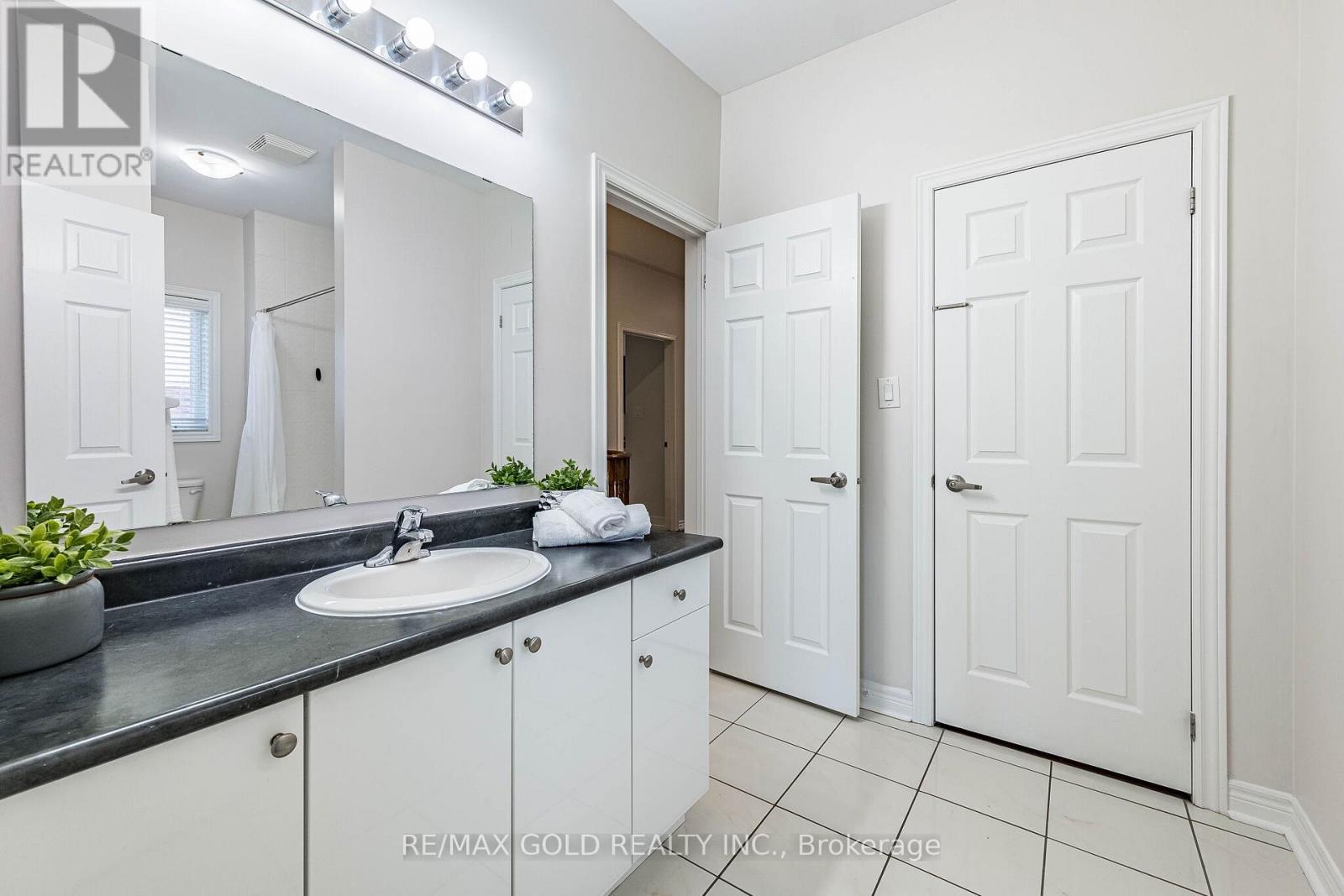 253 Elbern Markell Drive, Brampton, Ontario  L6X 3C3 - Photo 26 - W13040426