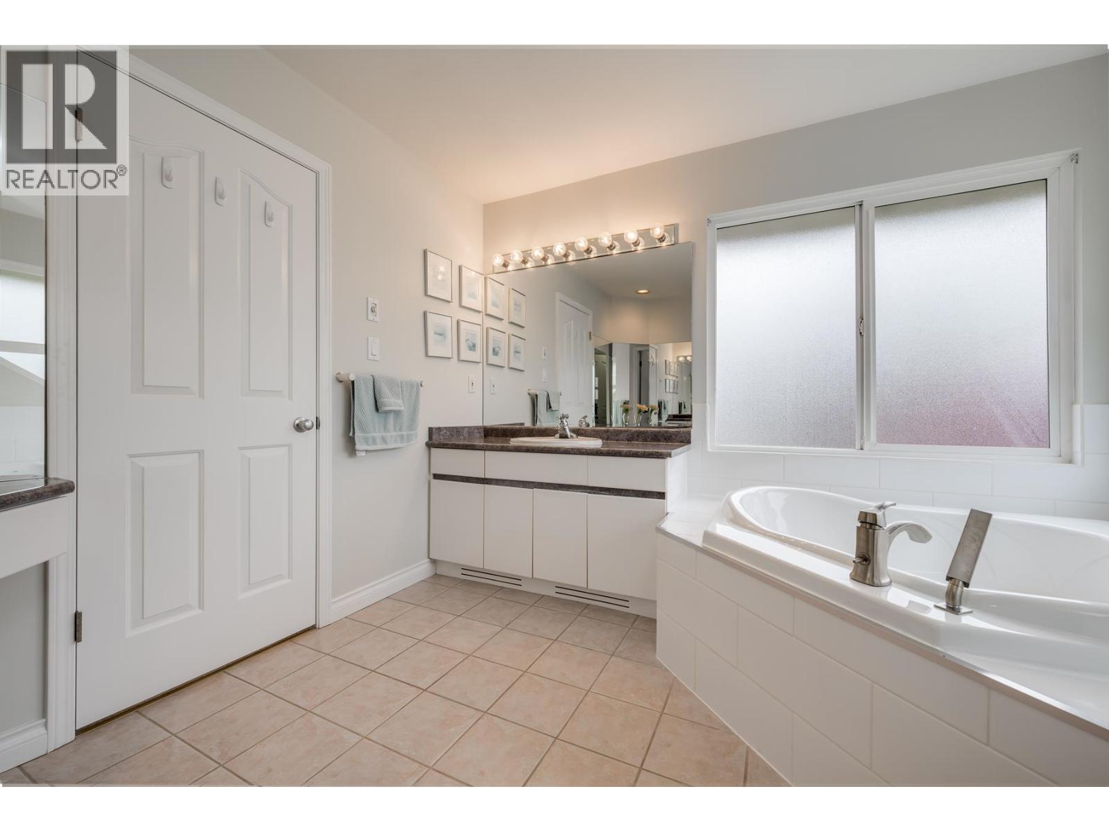 1575 Spyglass Crescent, Delta, British Columbia  V4M 4E6 - Photo 20 - R3127478