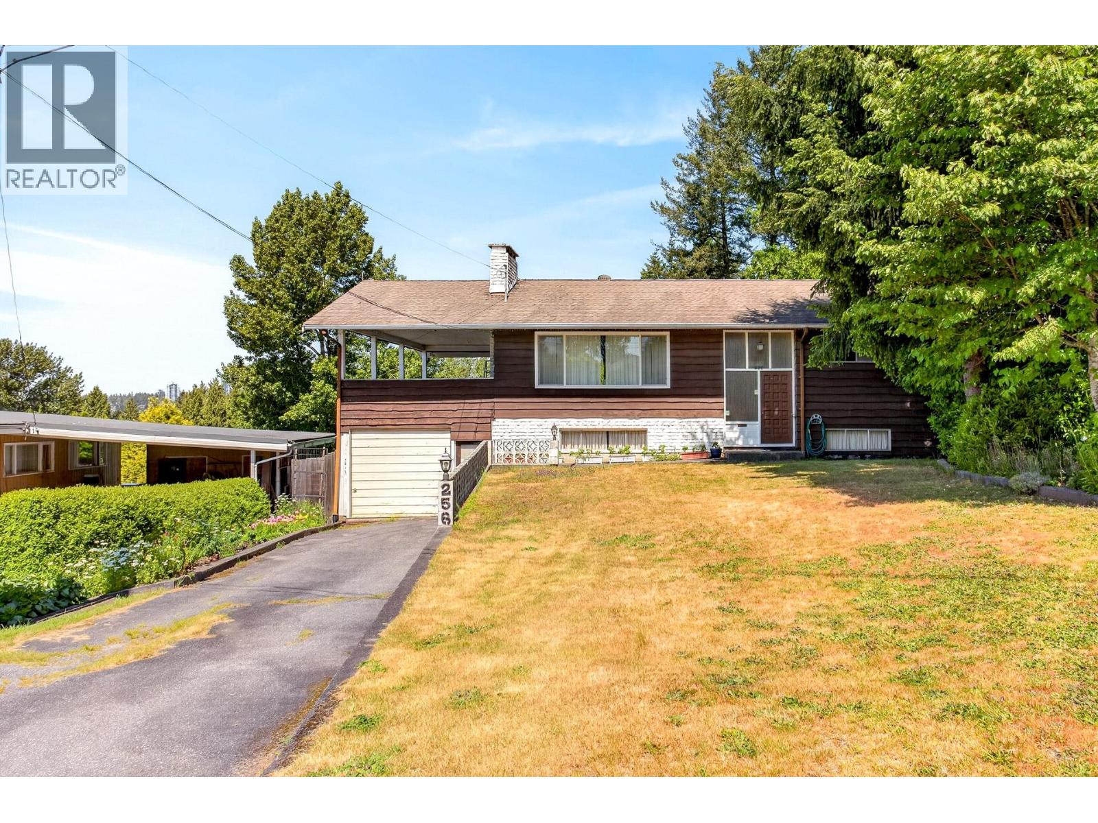 256 Rossmore Court, Coquitlam, British Columbia  V3K 5H3 - Photo 1 - R3127226