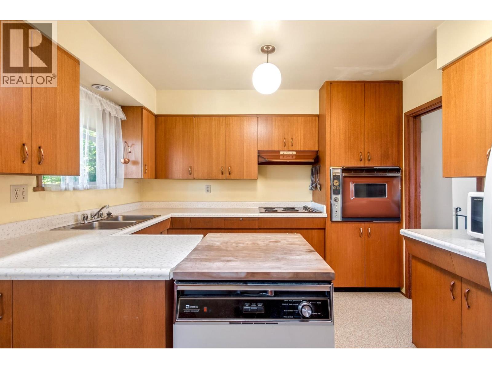 256 Rossmore Court, Coquitlam, British Columbia  V3K 5H3 - Photo 13 - R3127226