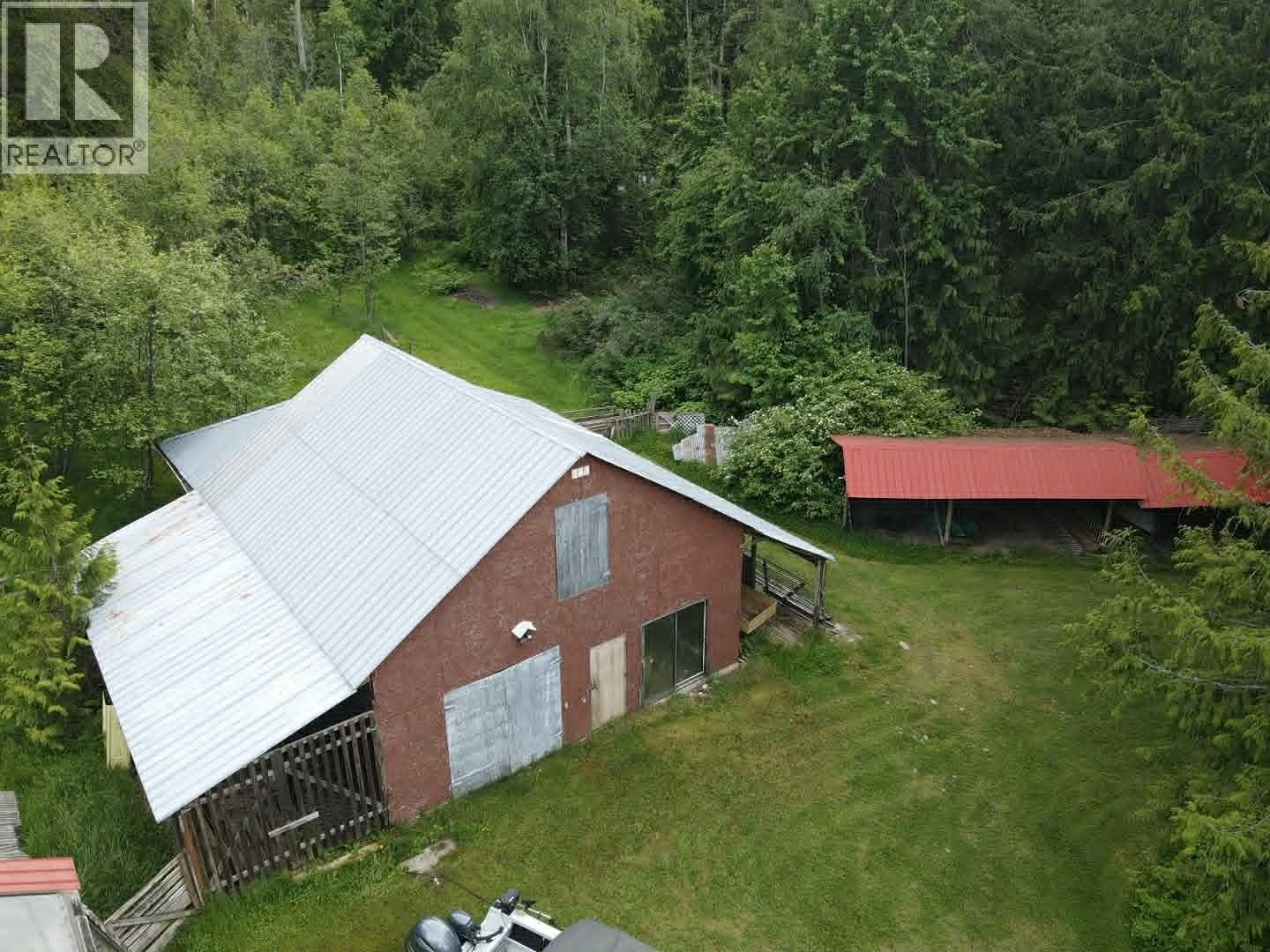 561 Willow Street, Fauquier, British Columbia  V0G 1J0 - Photo 30 - 10387442
