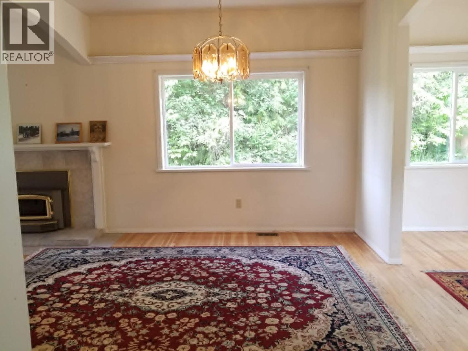 561 Willow Street, Fauquier, British Columbia  V0G 1J0 - Photo 7 - 10387442