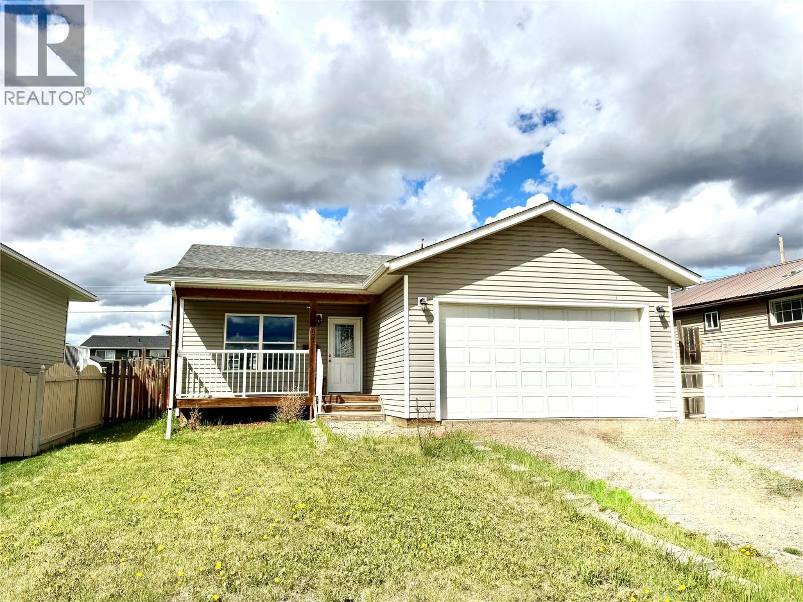 704 99 Avenue, dawson creek, British Columbia