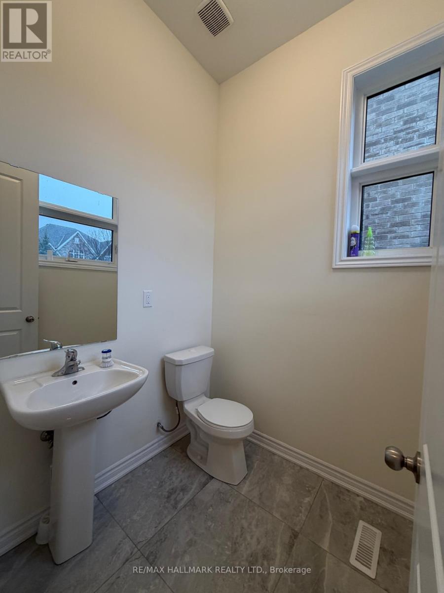 112 Weslock Crescent, Aurora, Ontario  L4G 7Z4 - Photo 11 - N13171106