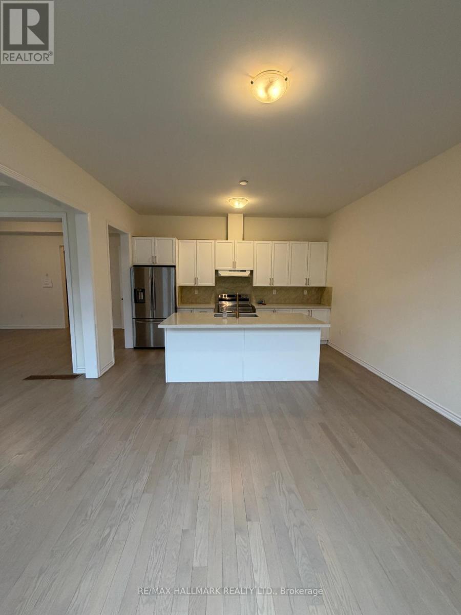 112 Weslock Crescent, Aurora, Ontario  L4G 7Z4 - Photo 3 - N13171106