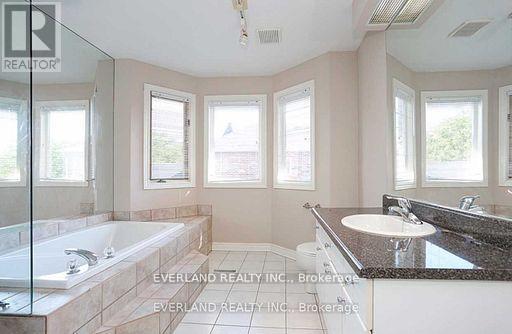 1&2 Floor - 116 Redondo Drive, Vaughan, Ontario  L4J 7S6 - Photo 10 - N13171146