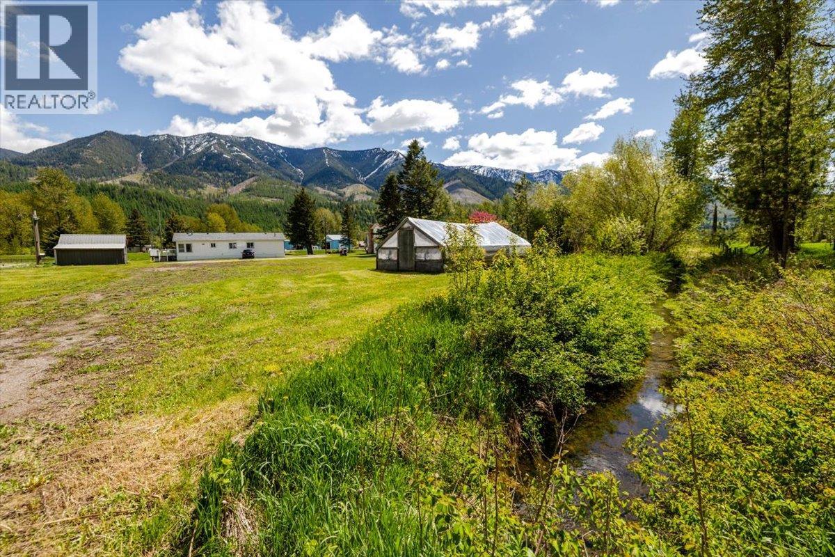 1989 3 Highway, Fernie, British Columbia  V0B 1M5 - Photo 24 - 10388300