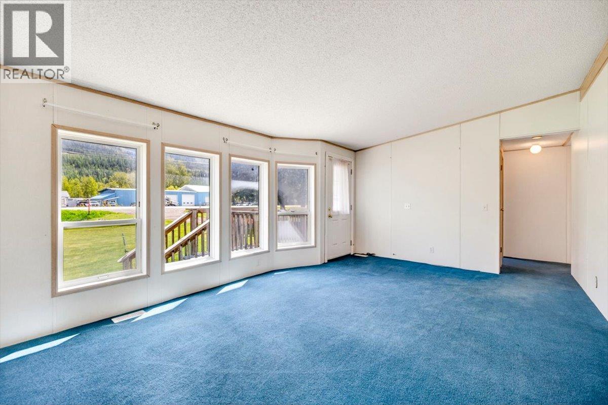 1989 3 Highway, Fernie, British Columbia  V0B 1M5 - Photo 47 - 10388300