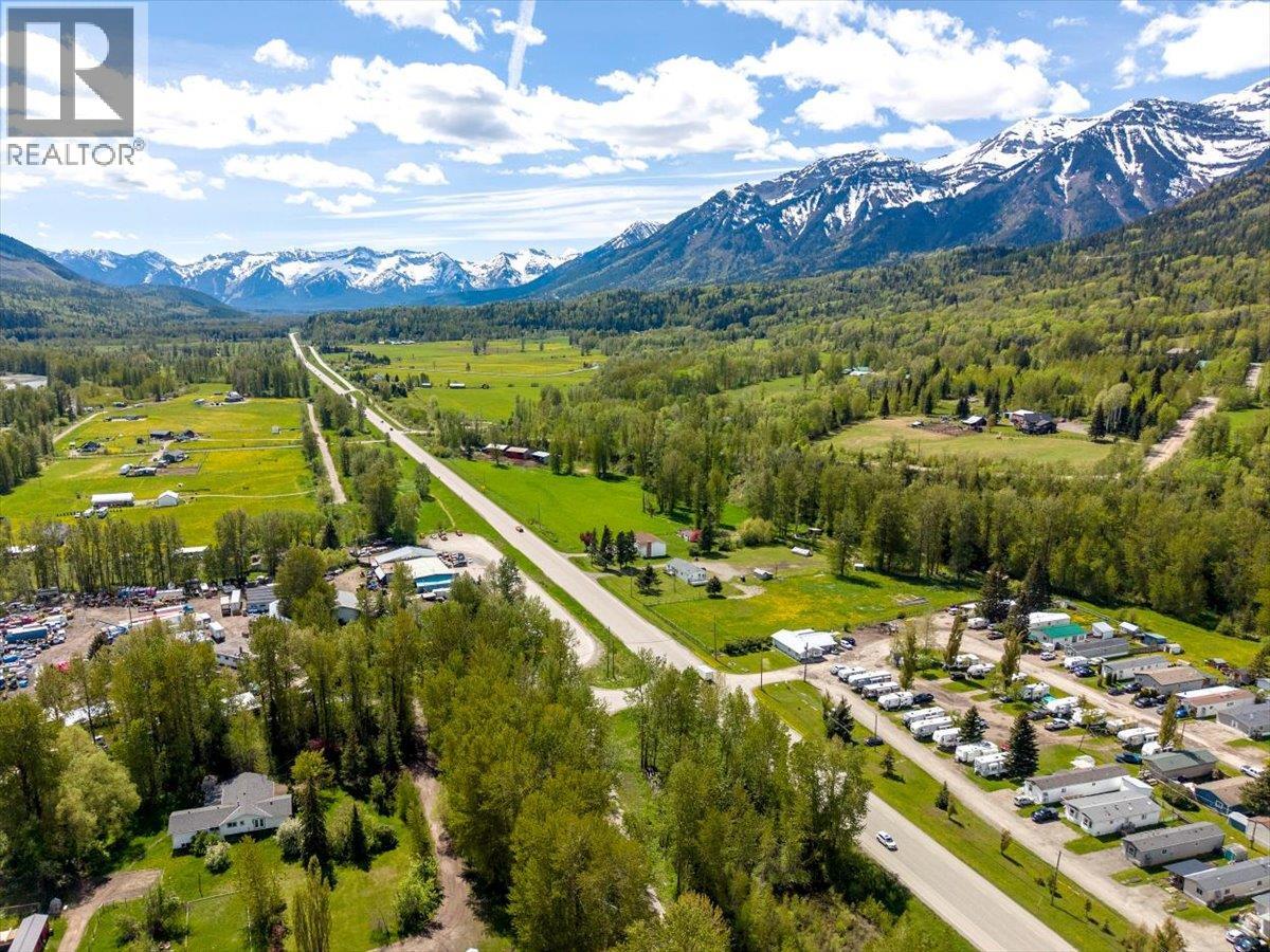 1989 3 Highway, Fernie, British Columbia  V0B 1M5 - Photo 61 - 10388300