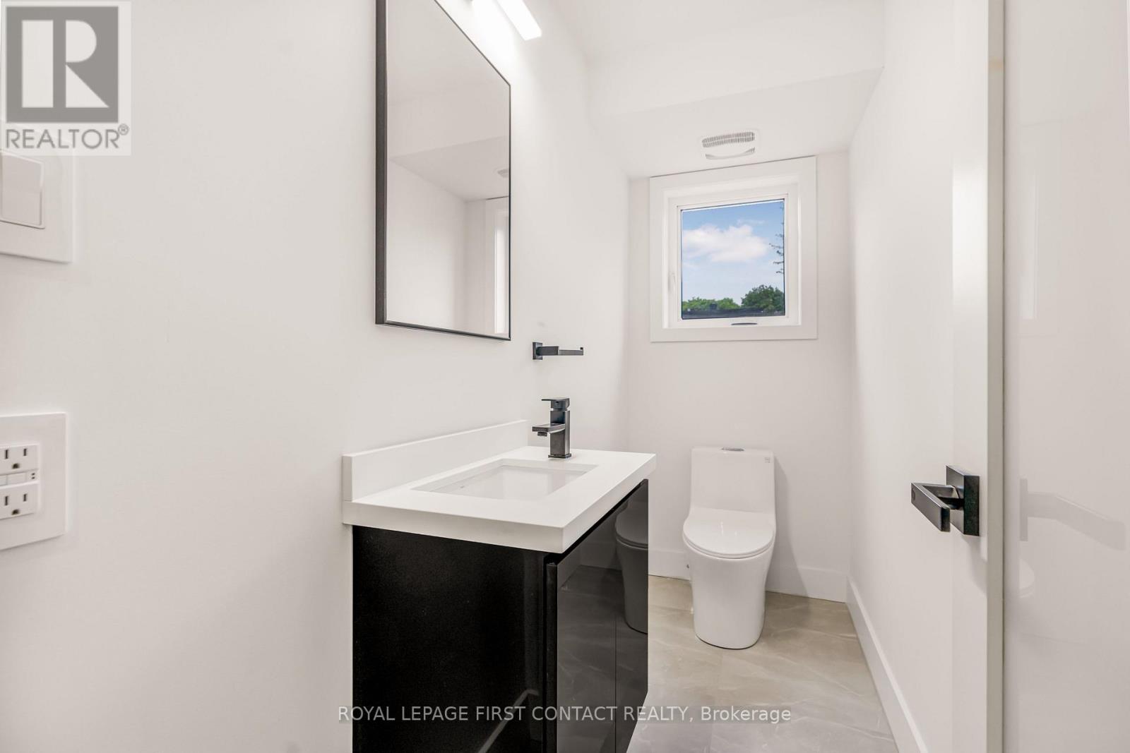 4 Alderwood Lane, Barrie (Allandale), Ontario  L4N 3J2 - Photo 5 - S13171116