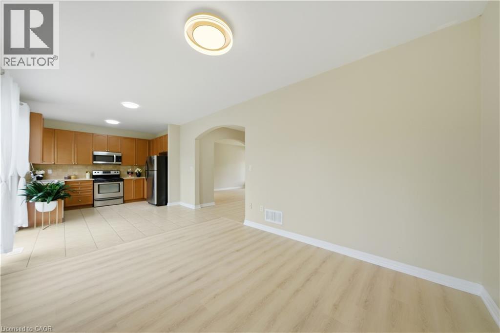 148 Montreal Circle, Stoney Creek, Ontario  L8E 0C8 - Photo 16 - 40833170