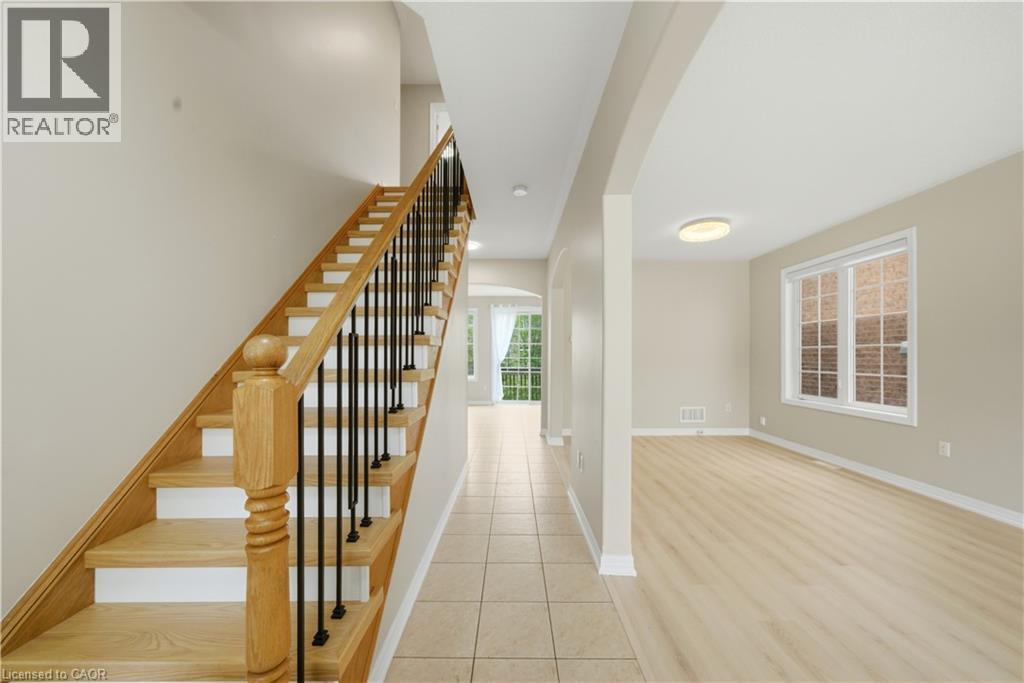 148 Montreal Circle, Stoney Creek, Ontario  L8E 0C8 - Photo 4 - 40833170