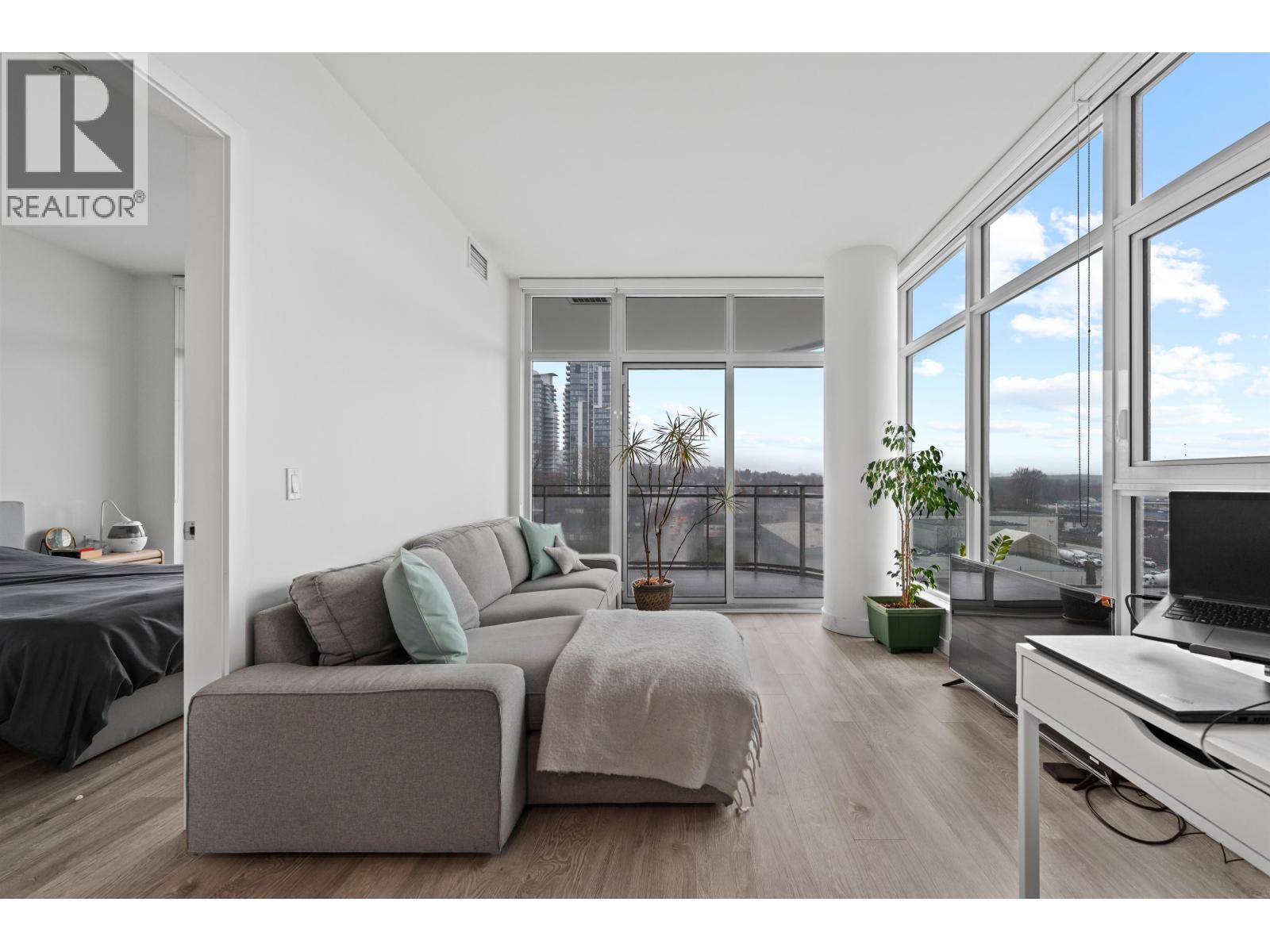 703 5333 Goring Street, Burnaby, British Columbia  V5B 3A2 - Photo 2 - R3126359